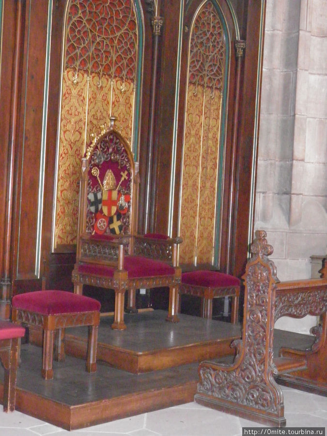 Кресло для папы римского.