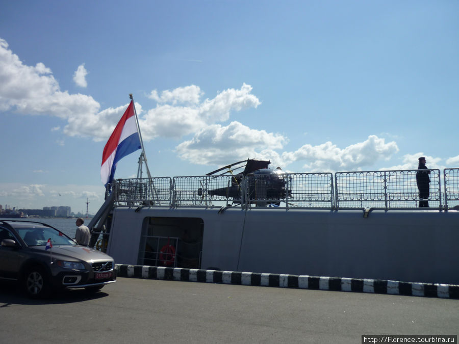 Вертолет на голландском корабле Санкт-Петербург, Россия