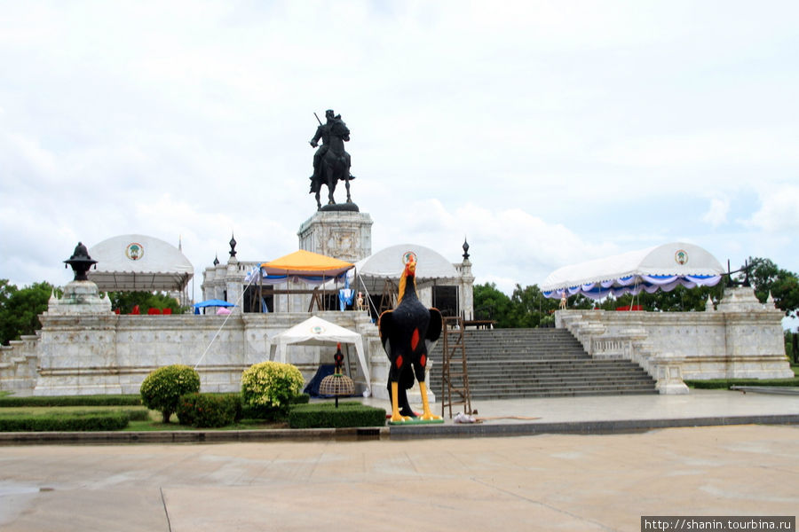 Монумент короля Наресуна Великого Аюттхая, Таиланд