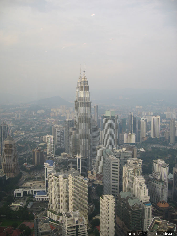 Закат на башне Куала-Лумпура Куала-Лумпур, Малайзия