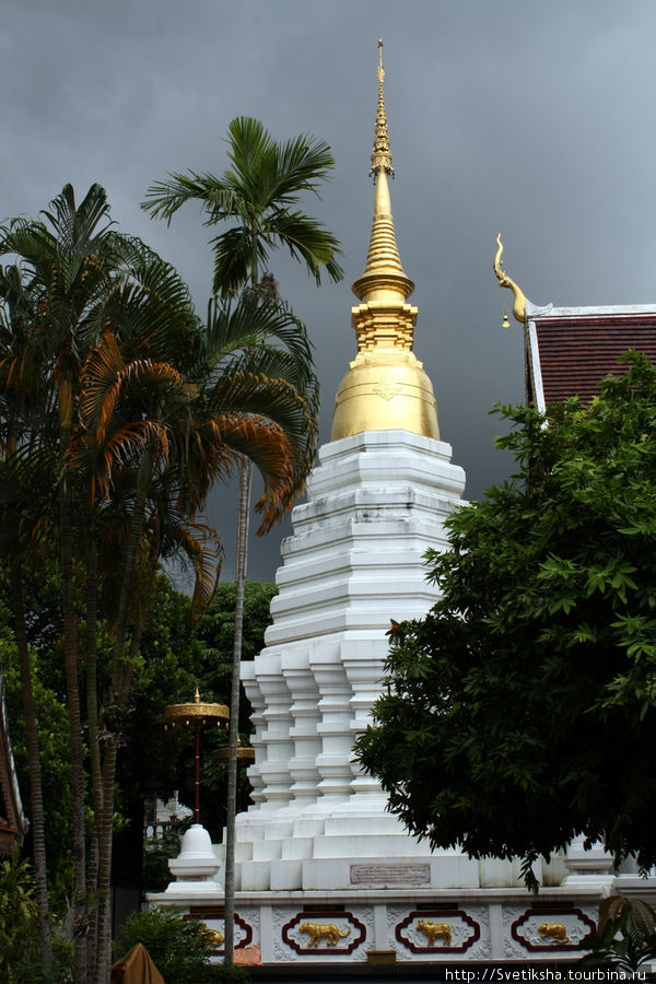 Частная территория монастыря Ват Чанг Тэм Чиангмай, Таиланд
