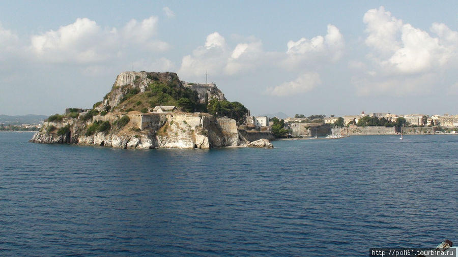 Старая крепость — Палео Фрурио — вид с моря Корфу, остров Корфу, Греция