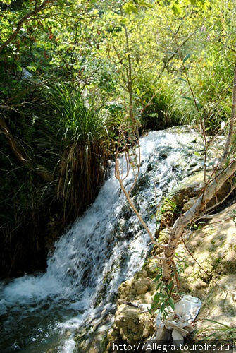 Полимнио: каскад водопадов в горном ущелье Полуостров Пелопоннес, Греция