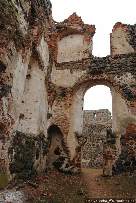 Развалины церкви Бауска, Латвия