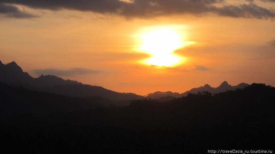 Закат на Боробудуре Джокьякарта, Индонезия