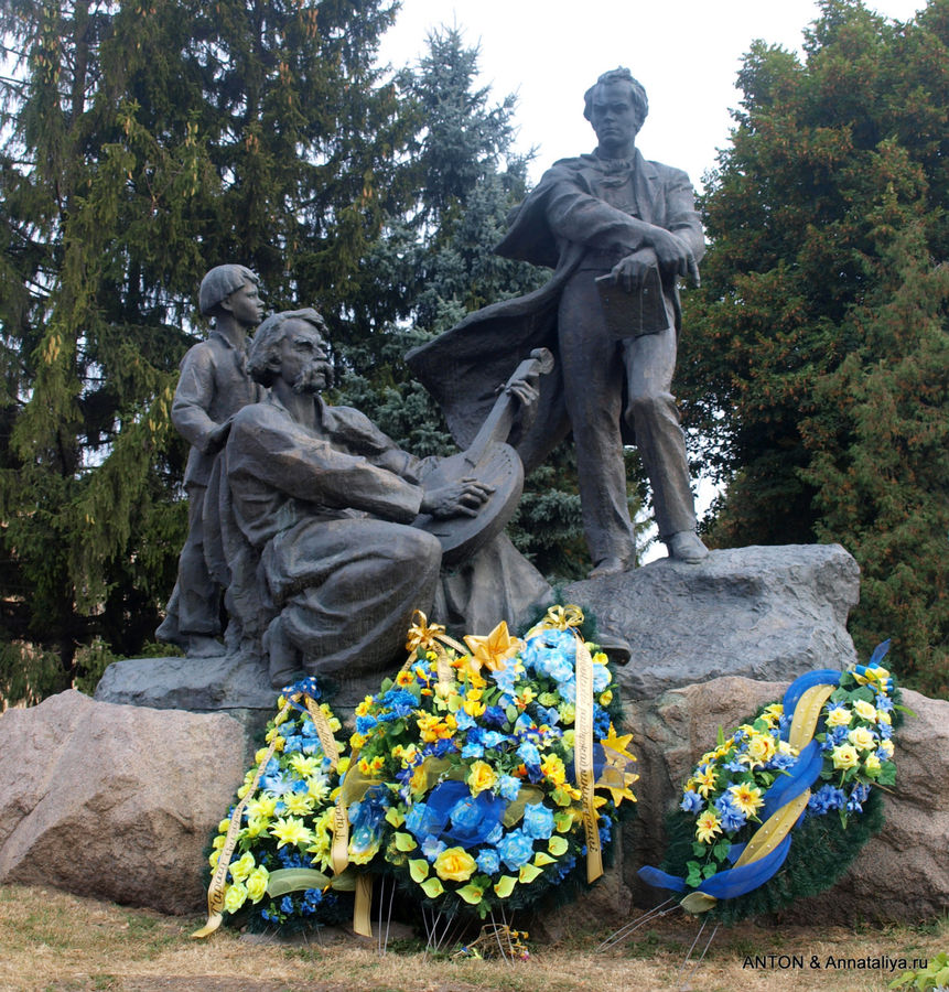 Памятник Тарасу Шевченко Дубно, Украина