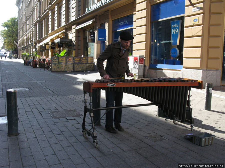 уличный музыкант Хельсинки, Финляндия
