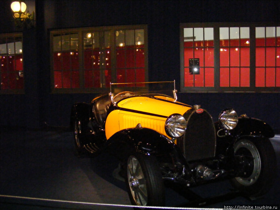 Мюлуз.   Вы видели Bugatti за 1300000? Мюлуз, Франция