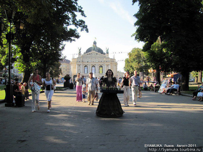 Театральная площадь. Львов, Украина