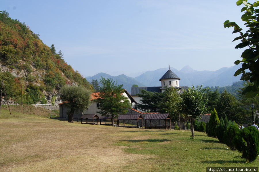 Небольшой но уютный монастырь «Мороча» Черногория