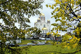 Храм-на-Крови находится как раз напротив особняка Харитоновых, более известного как дворец пионеров. А как же иначе...Всё лучшее детям.