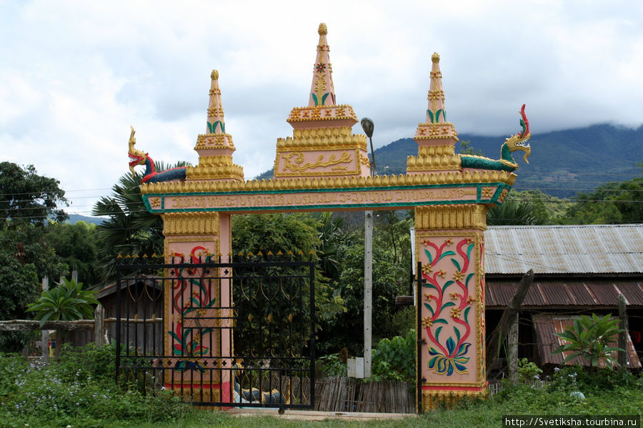 Монастырь Ват Си Пхум Пхонсаван, Лаос