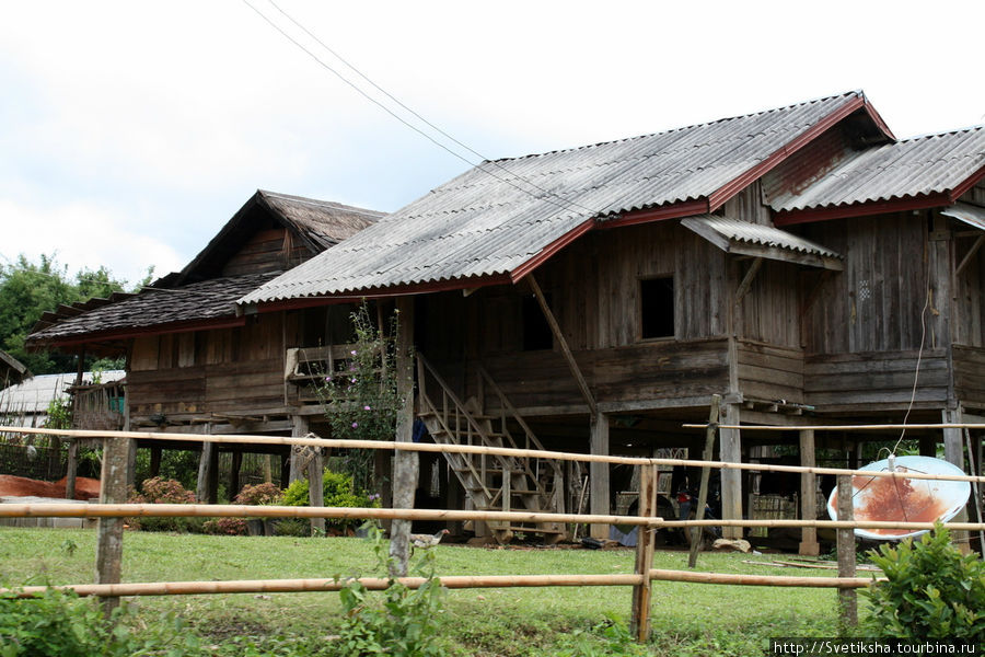 Окрестности Пхонсавана Пхонсаван, Лаос