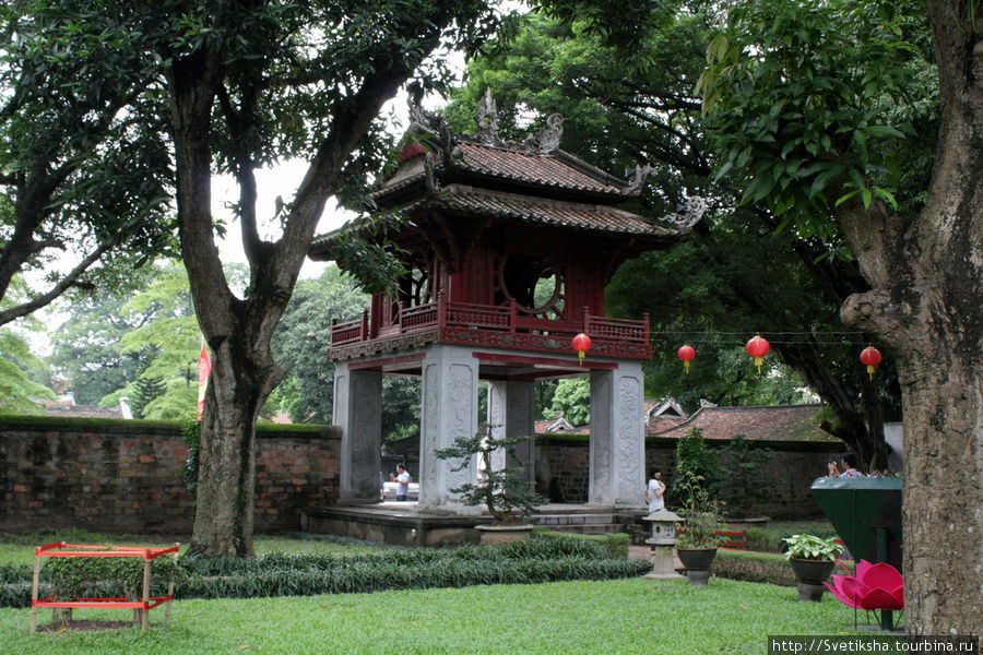 Там где сыновья мандаринов учили Конфуция наизусть Ханой, Вьетнам
