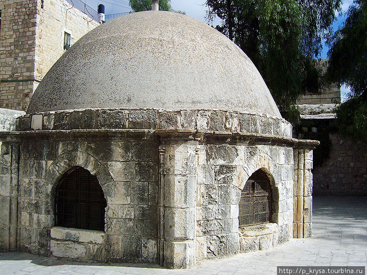 Эфиопский монастырь на крыше Храма Гроба Господня Иерусалим, Израиль