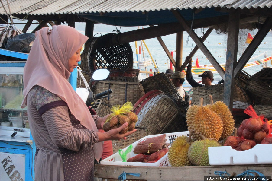 Рыбный рынок в Джимбаране Джимбаран, Индонезия