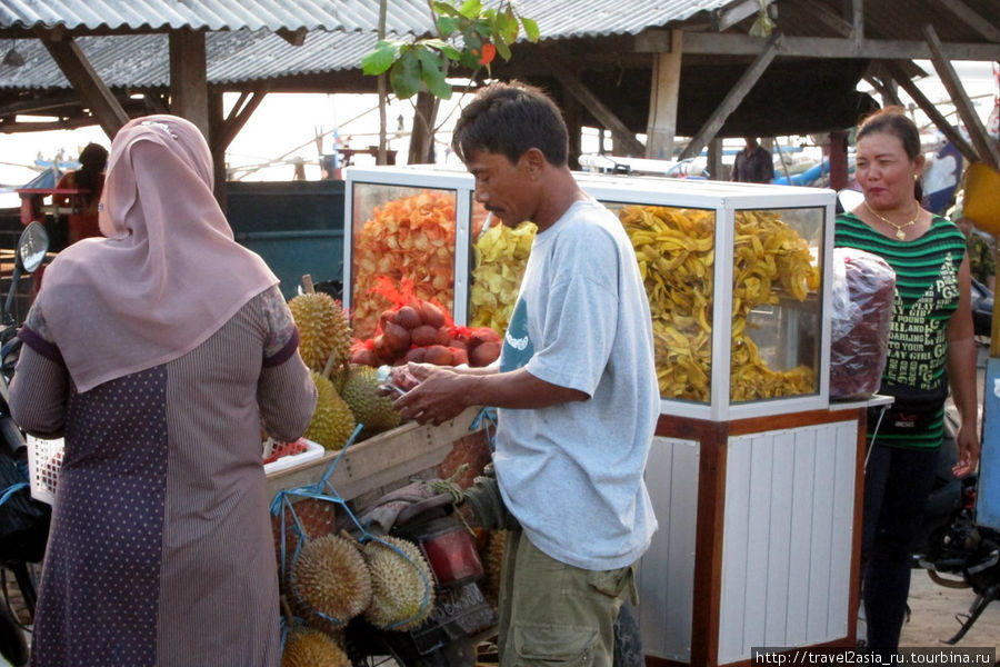 Рыбный рынок в Джимбаране Джимбаран, Индонезия