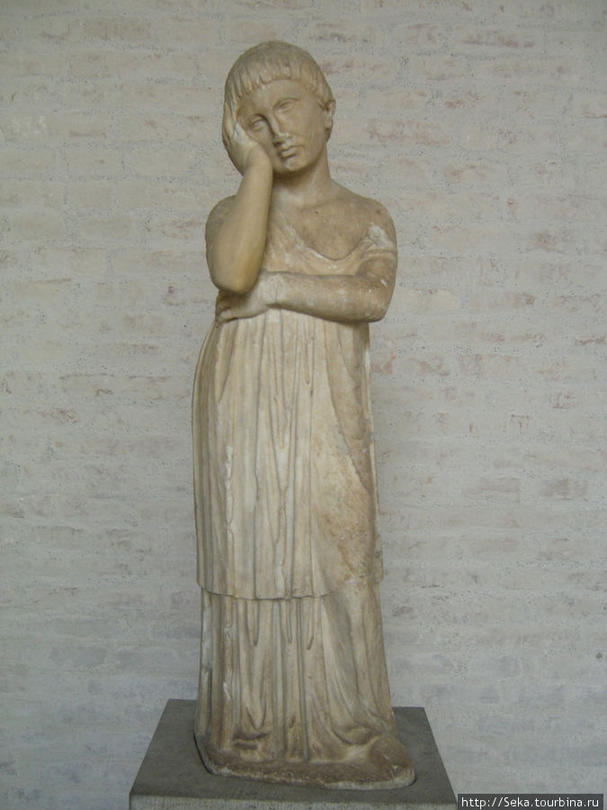 Статуя печалящейся двушки, 360 г. до н.э. Мюнхен, Германия