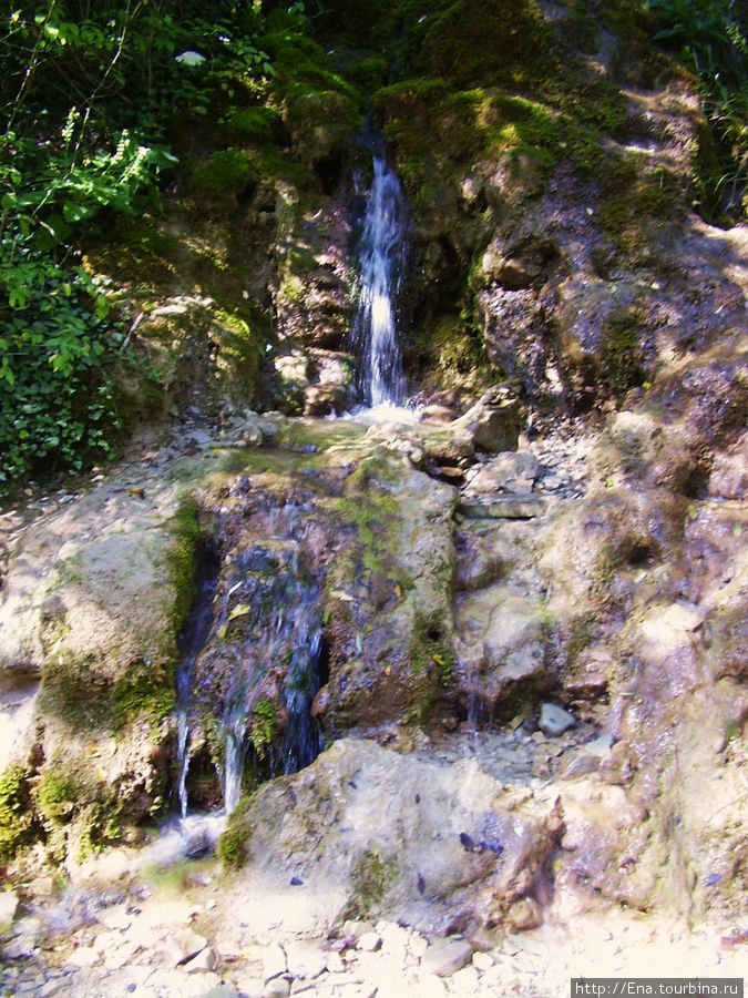 Экскурсия на Пшадские водопады. Ключ из скалы