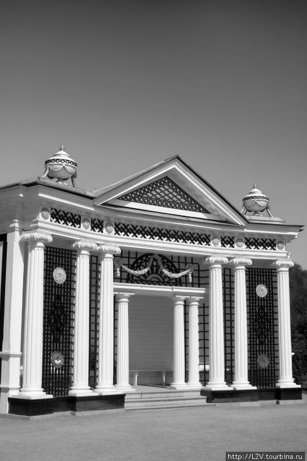 Деревянный павильон, ансамбль фонтана Ева Петергоф, Россия