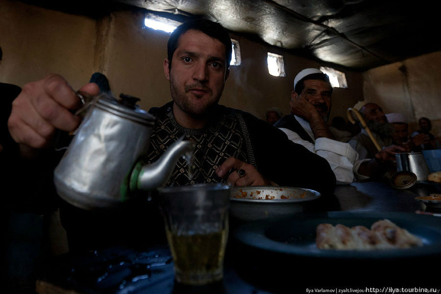 Обычное афганское кафе. Афганистан