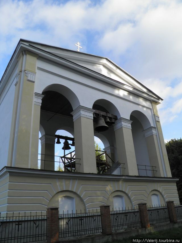 Двухъярусная колокольня Диканька, Украина