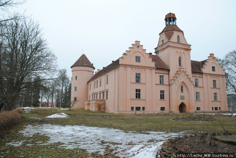 Замок в Эдоле Латвия