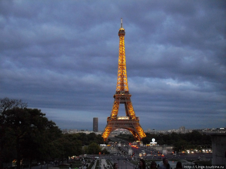 Фотосессия Эйфелевой башни Париж, Франция