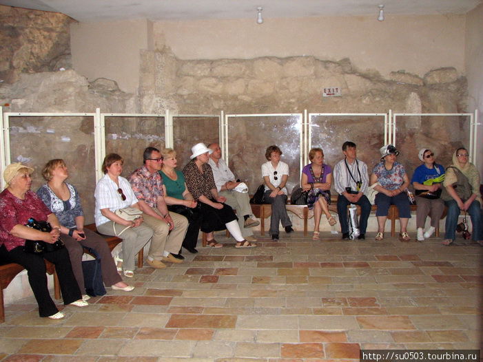 Помещение синагоги, в которой свершил первое чудо Иисус Израиль