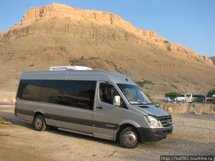 Этот автобус возил нас по всему маршруту Израиль