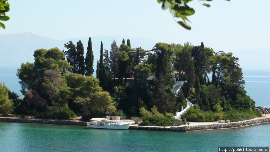 Канони — монастырь Влахерна и Мышиный остров Канони, остров Корфу, Греция