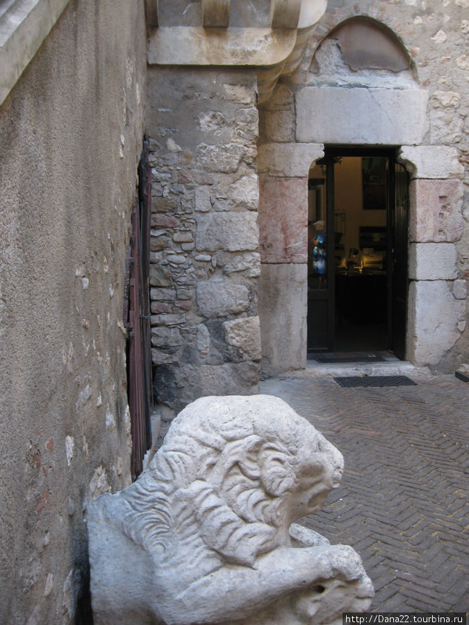 Мафия бессмертна Таормина, Италия