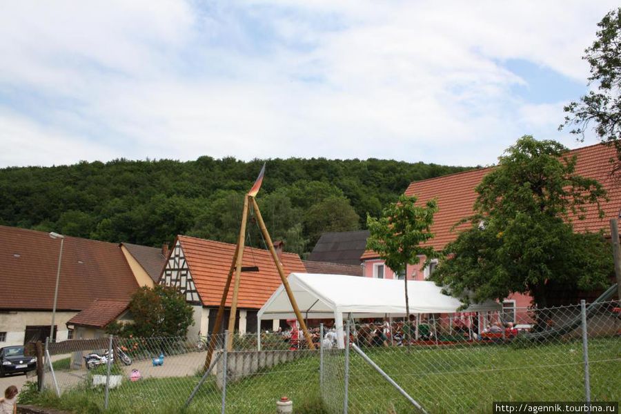 А вот и сам шатер пивного садика Вайсеноэ, Германия