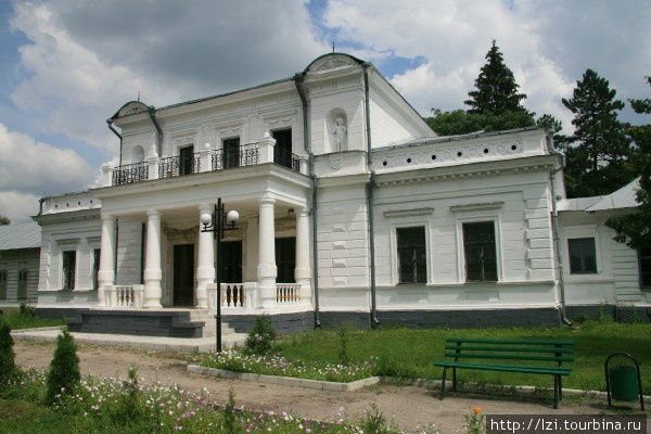 Усадьба Голицына и парк Тростянец, Украина
