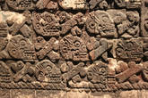 Изображения черепов со стен пирамид Майя