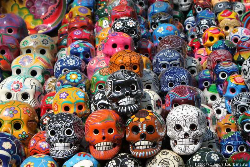 Цветные черепки- любимые сувениры мексиканцев Мексика