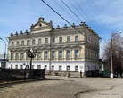 Городская Управа 1820-е гг., 1902 г. С 1985 года – вспомогательная школа-интернат.