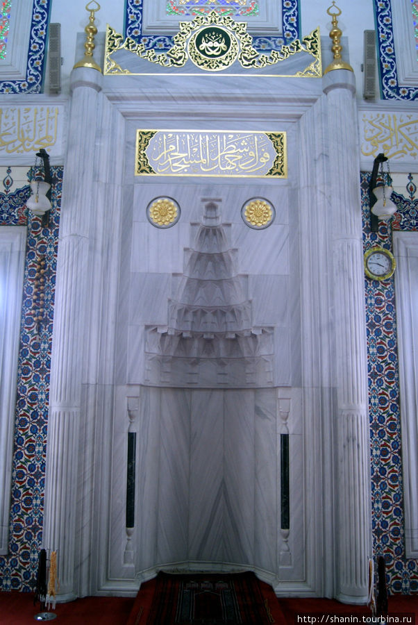 Михраб в мечети Эртогрул Гази Ашхабад, Туркмения