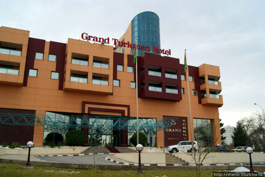 Новый отель на окраине Аллеи вдохновения в Ашхабаде Ашхабад, Туркмения