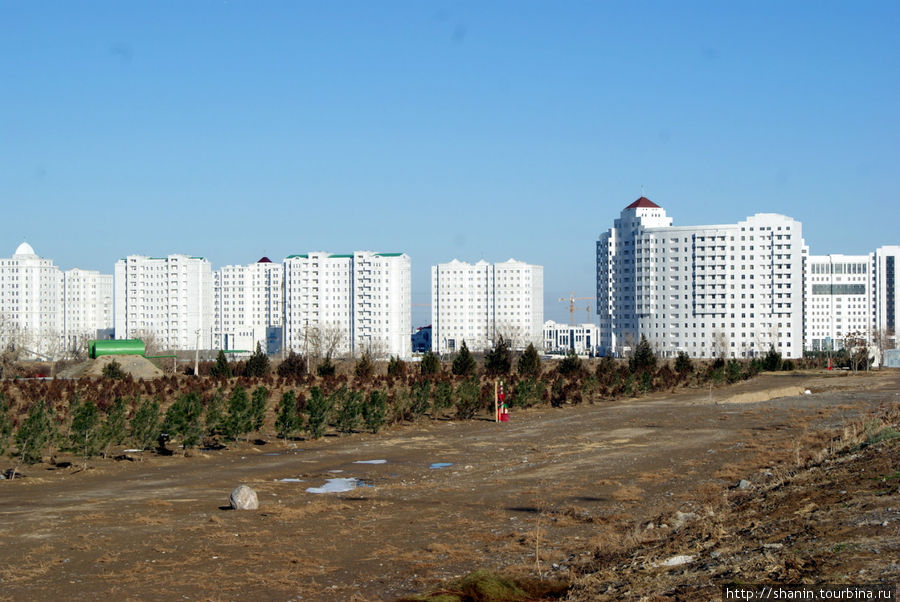 Застраивается пустыня Ашхабад, Туркмения