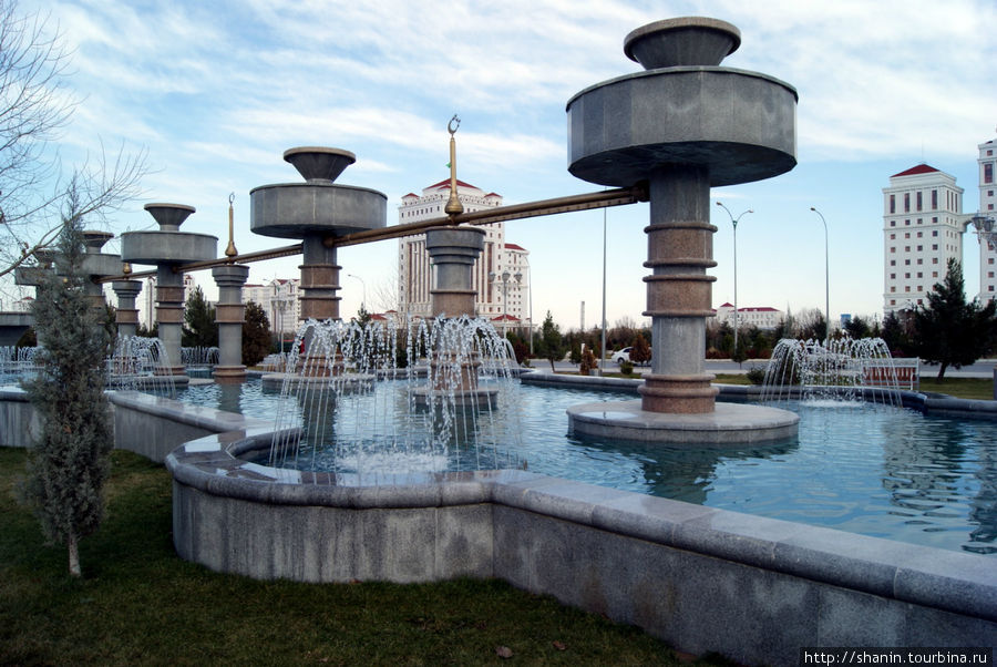 Фонтан в Ашхабаде Ашхабад, Туркмения