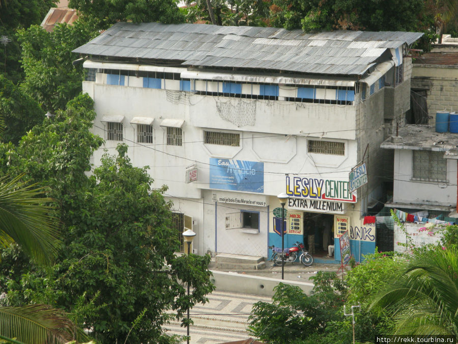 Какие-то здания Порт-о-Пренса Гаити
