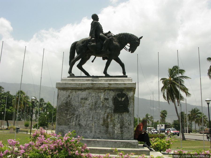 Центр Порт-о-Пренса. Около президентского дворца Гаити