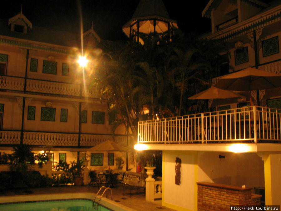 На одну ночь мы переехали в другой отель, просто, для нового экспириенса Гаити