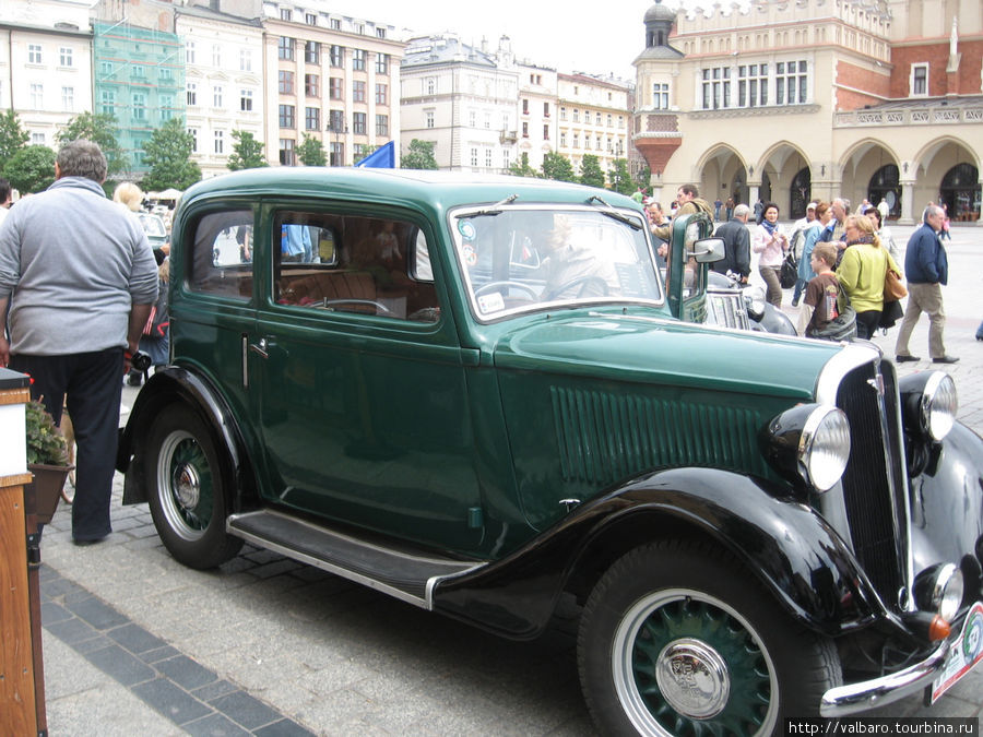 Парад старых автомобилей июль 2011 Краков, Польша