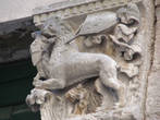 Венецианские львы присутствуют в Которе в огромном количестве.
