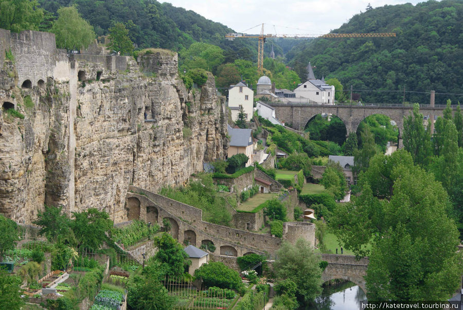 Крепость Festung Lëtzebuerg с казематами, открытыми для посещения туристов Люксембург