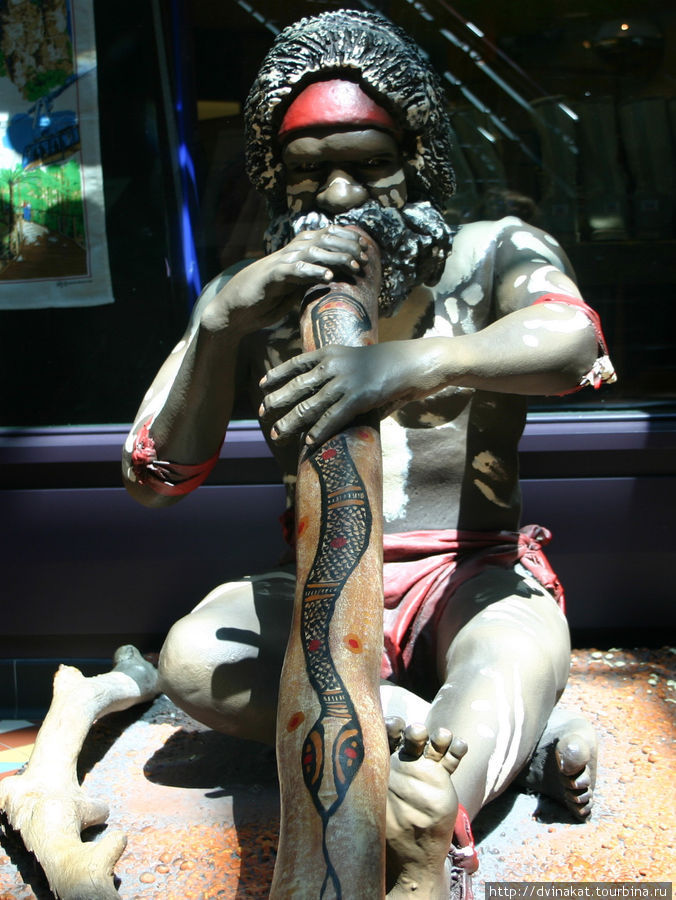 А это памятник такому же аборигену Катумба, Австралия