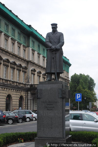 Памятник маршалу Пилсудскому. Варшава, Польша