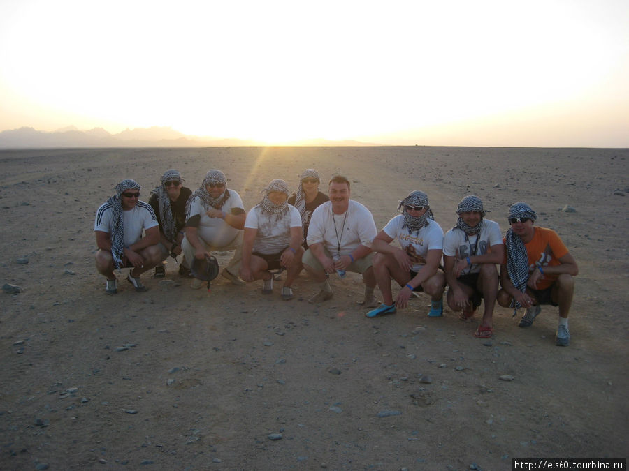 Традиционная фотография на закате в пустыне. Без этого никак нельзя! Хургада, Египет